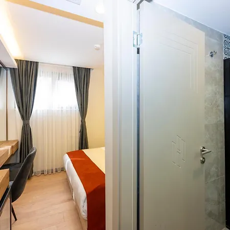 Hotel Harmony & 4*