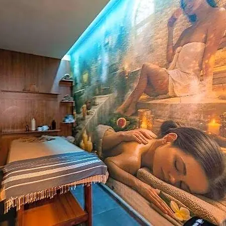 Hotel Harmony & 4*